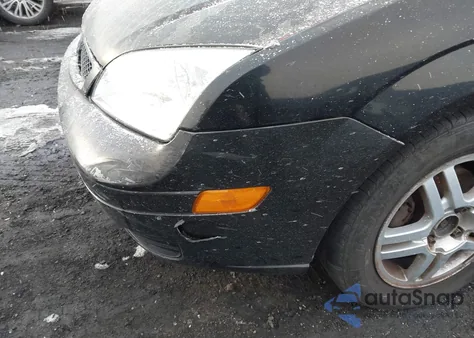 2005 Ford Focus Zx4 z USA, uszkodzony, nr VIN 1FAFP34N25W140901